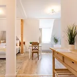 Apartman Lucia *