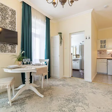 Lucia Apartamento Hévíz